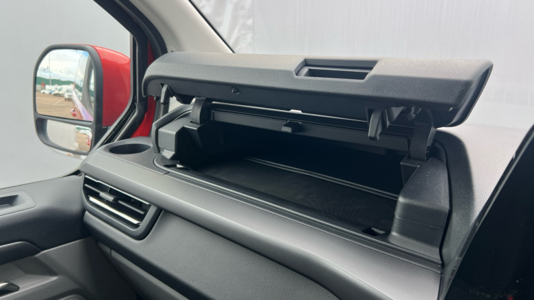 Ford Tourneo Custom 320 L1 Diesel Fwd 2.0 EcoBlue 150ps H1 Titanium 8 seater